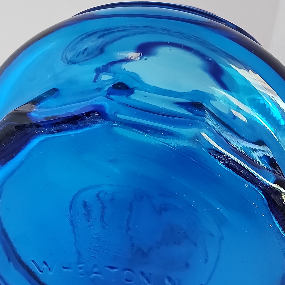 VINTAGE Wheaton NJ Cobalt Blue Glass Lidded Jar - Picture 5 of 5